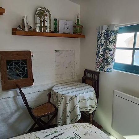 L'Atelier-Chambrette Dans Le Jardin Avec Salle De Bains, Sans Cuisine Troo Luaran gambar