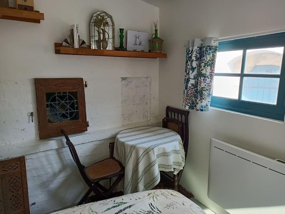 L'Atelier-Chambrette Dans Le Jardin Avec Salle De Bains, Sans Cuisine Troo Luaran gambar